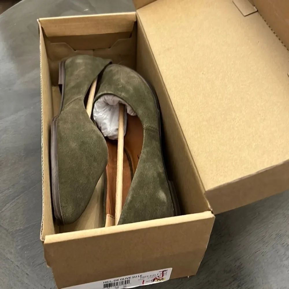 Zodiac Hill Pointy Toe Flat in Dark Olive